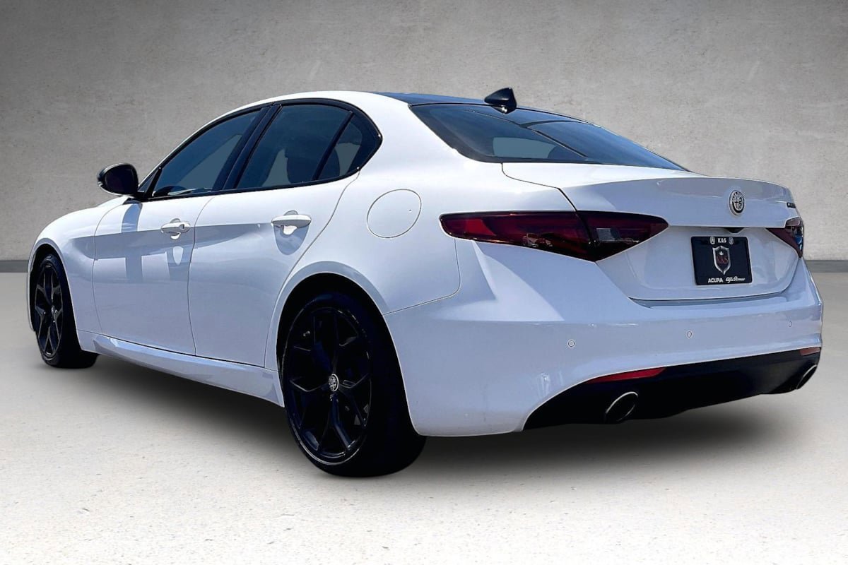 Used 2021 Alfa Romeo Giulia Ti w/ Nero Edizione RWD image 3