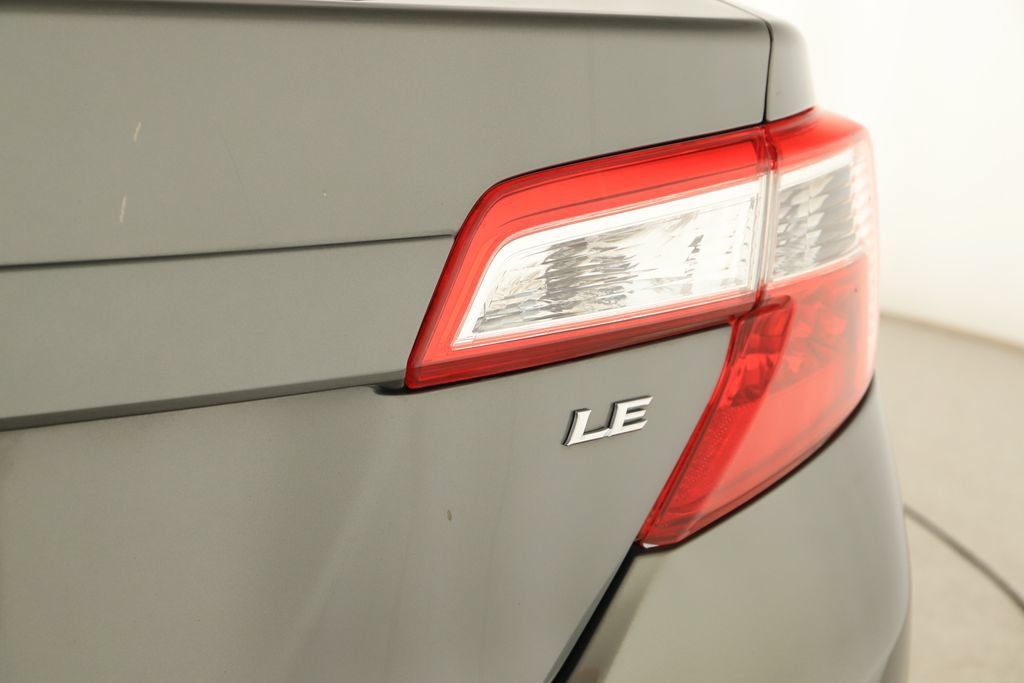 Used 2014 Toyota Camry LE FWD image 29
