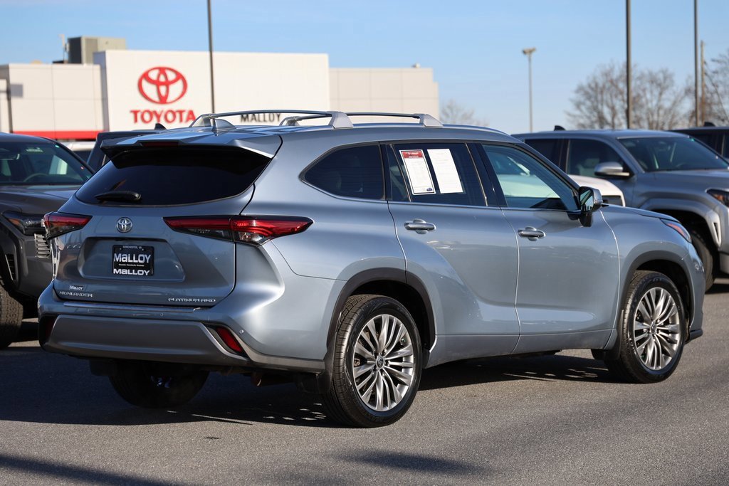 Used 2021 Toyota Highlander Platinum image 4