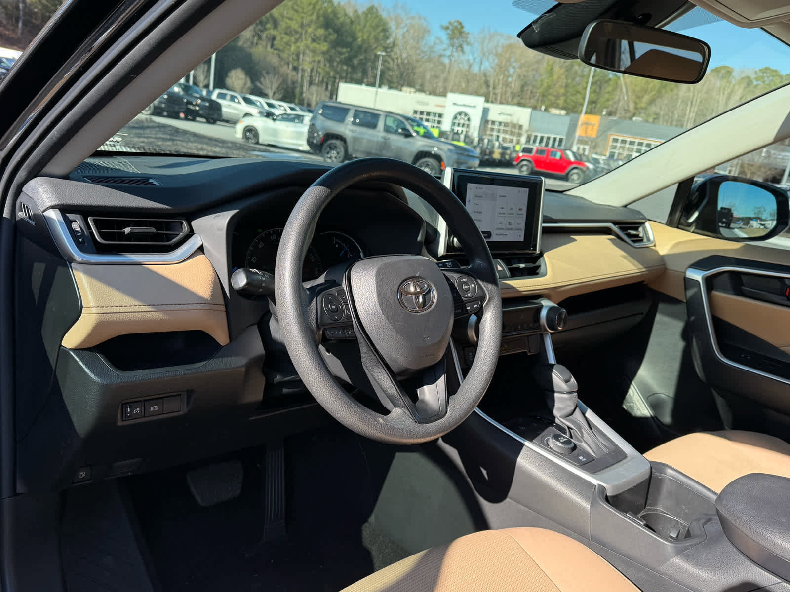 Used 2024 Toyota RAV4 LE image 15