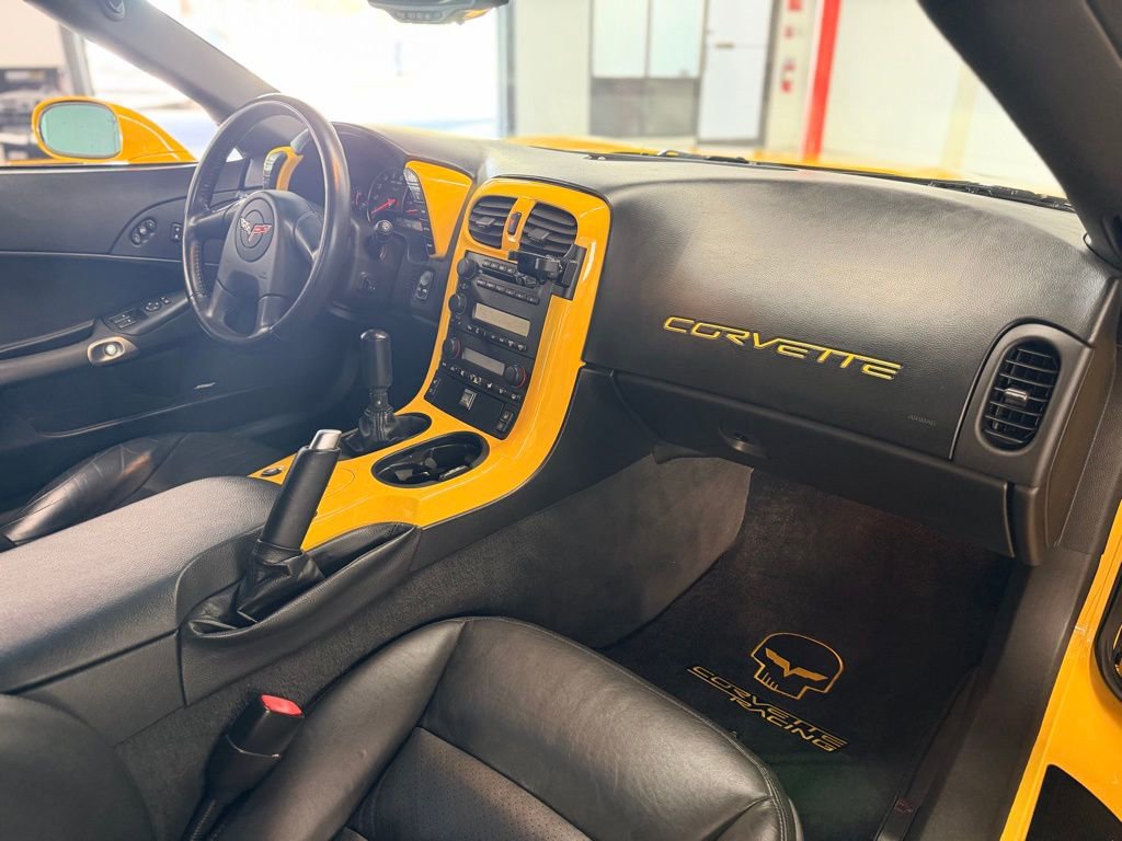 Used 2005 Chevrolet Corvette Coupe w/ Preferred Equipment Group image 18