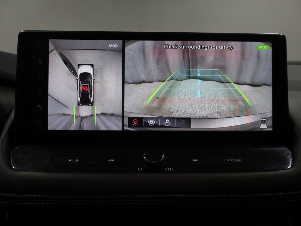 Used 2025 Nissan Rogue SL w/ SL Premium Package image 30