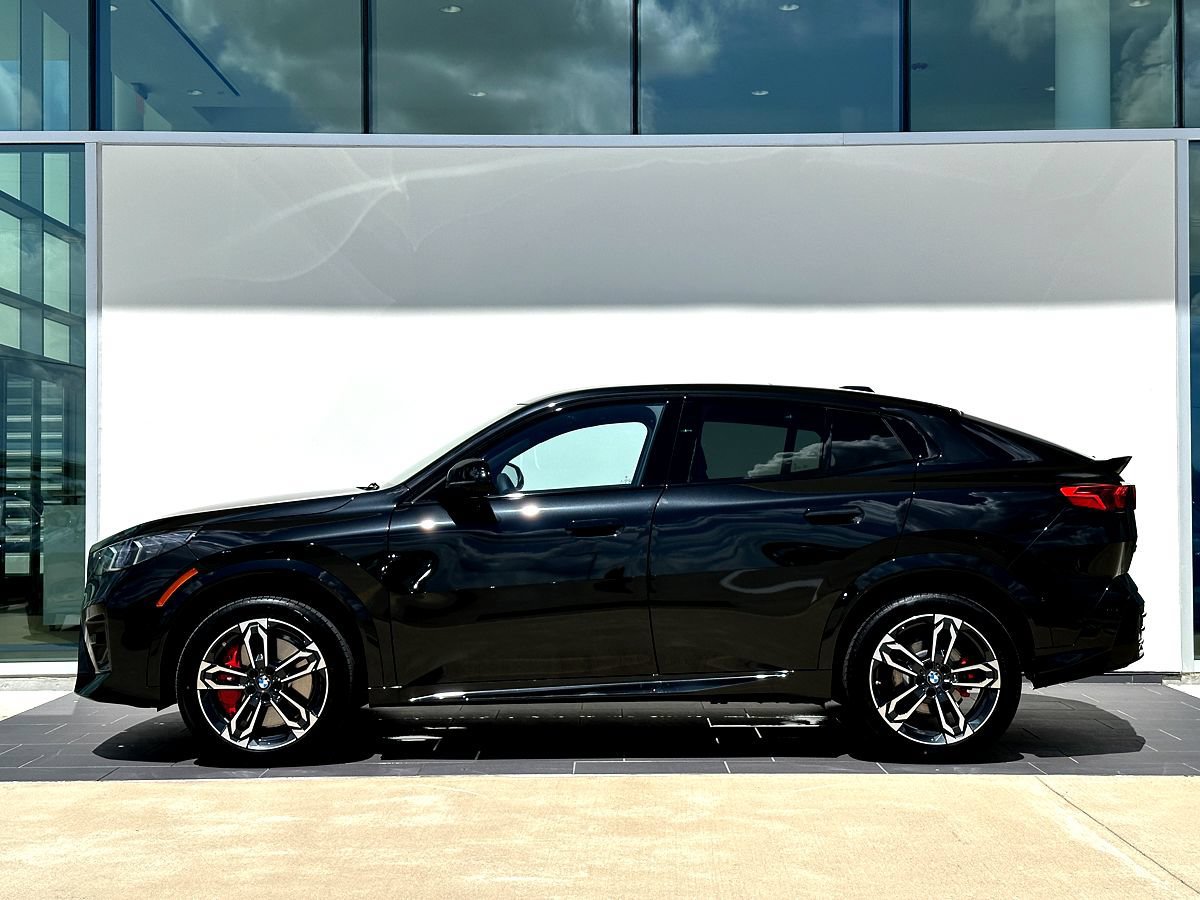 New 2026 BMW X2 xDrive28i w/ Technology Package AWD/4WD image 8