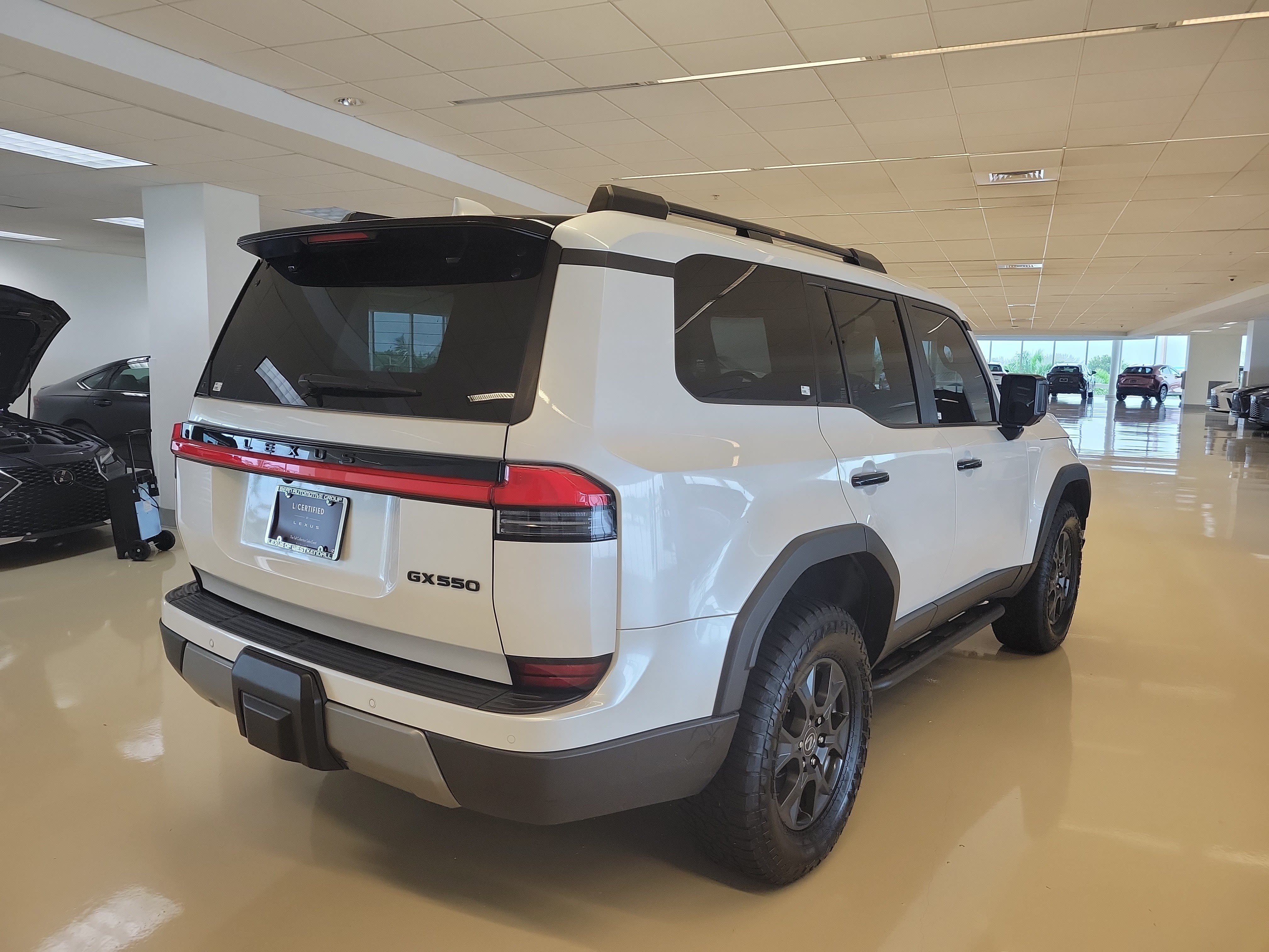 Used 2024 Lexus GX 550 AWD/4WD image 8