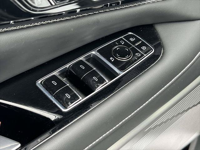 Used 2025 Cadillac Optiq Sport 2 AWD/4WD image 18
