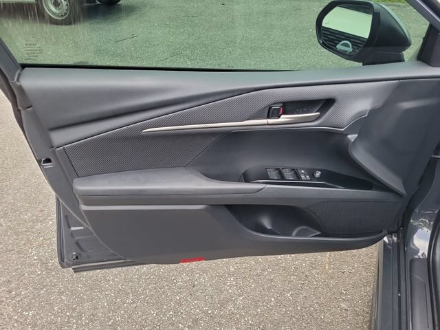 Used 2025 Toyota Camry SE FWD image 15