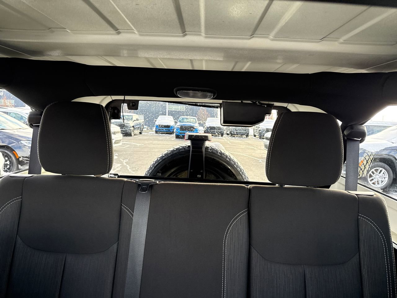 Used 2018 Jeep Wrangler Unlimited Sahara image 27