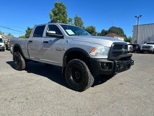 Used 2014 RAM 2500 Tradesman w/ Chrome Appearance Group AWD/4WD image 4