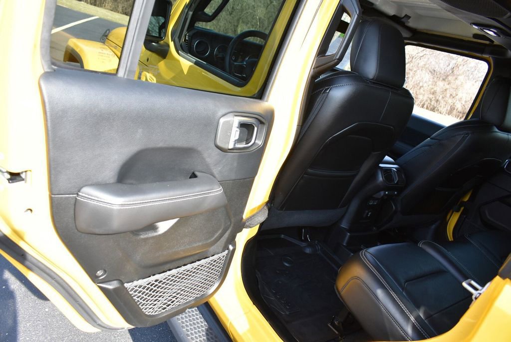 Used 2018 Jeep Wrangler Unlimited Sahara image 29