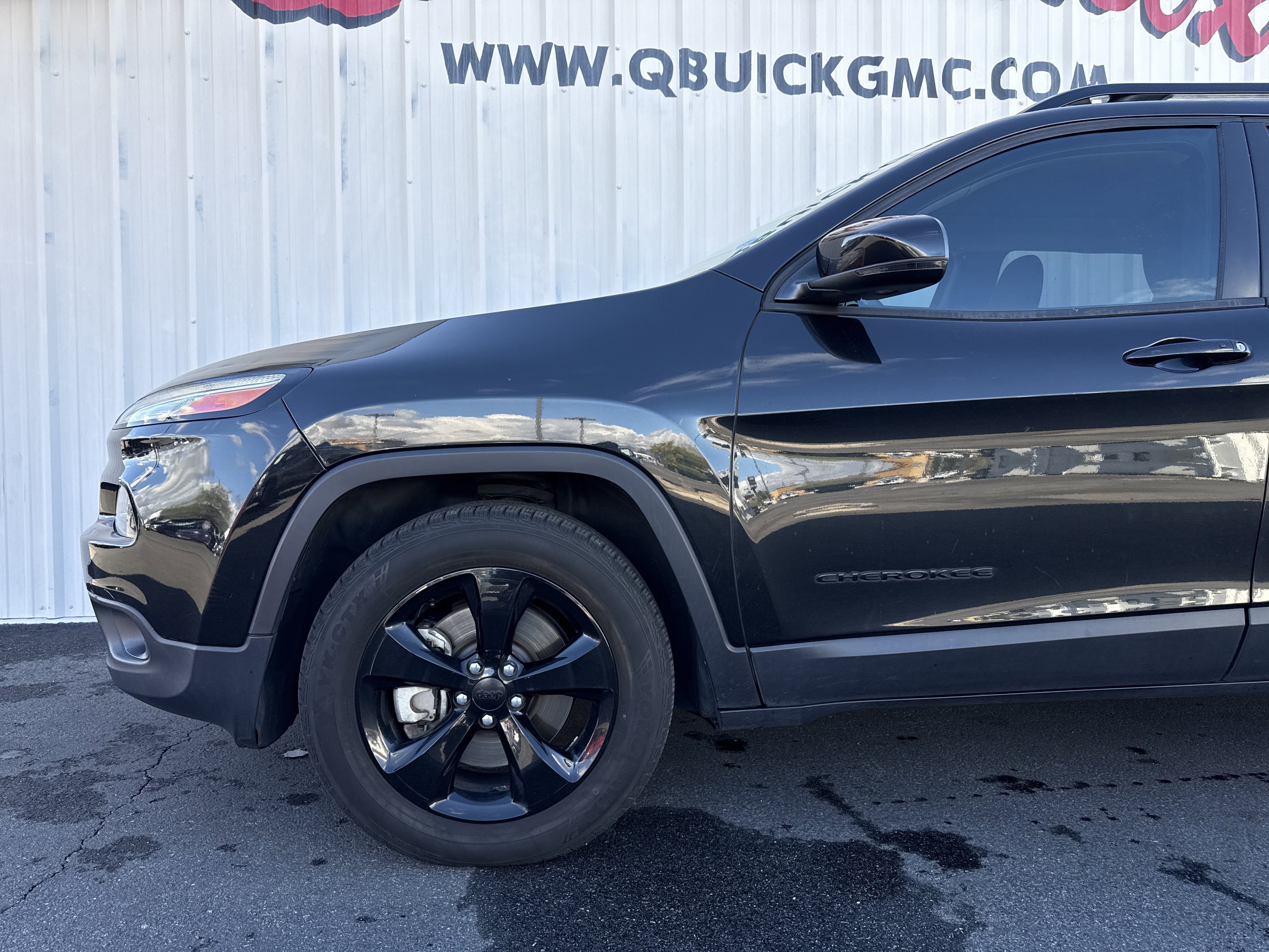 Used 2016 Jeep Cherokee Latitude w/ Comfort/Convenience Group image 4