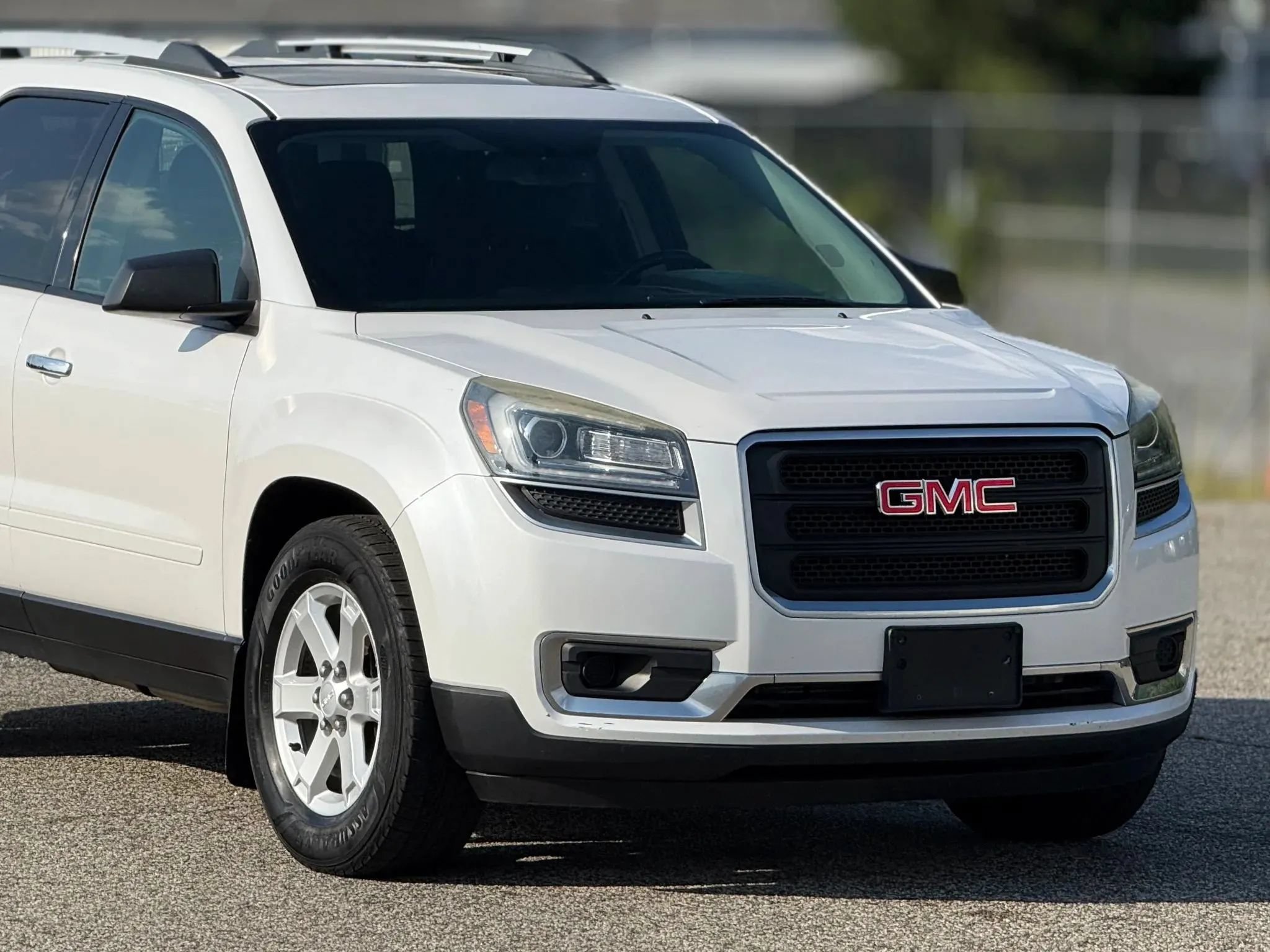Used 2016 GMC Acadia SLE AWD/4WD image 15