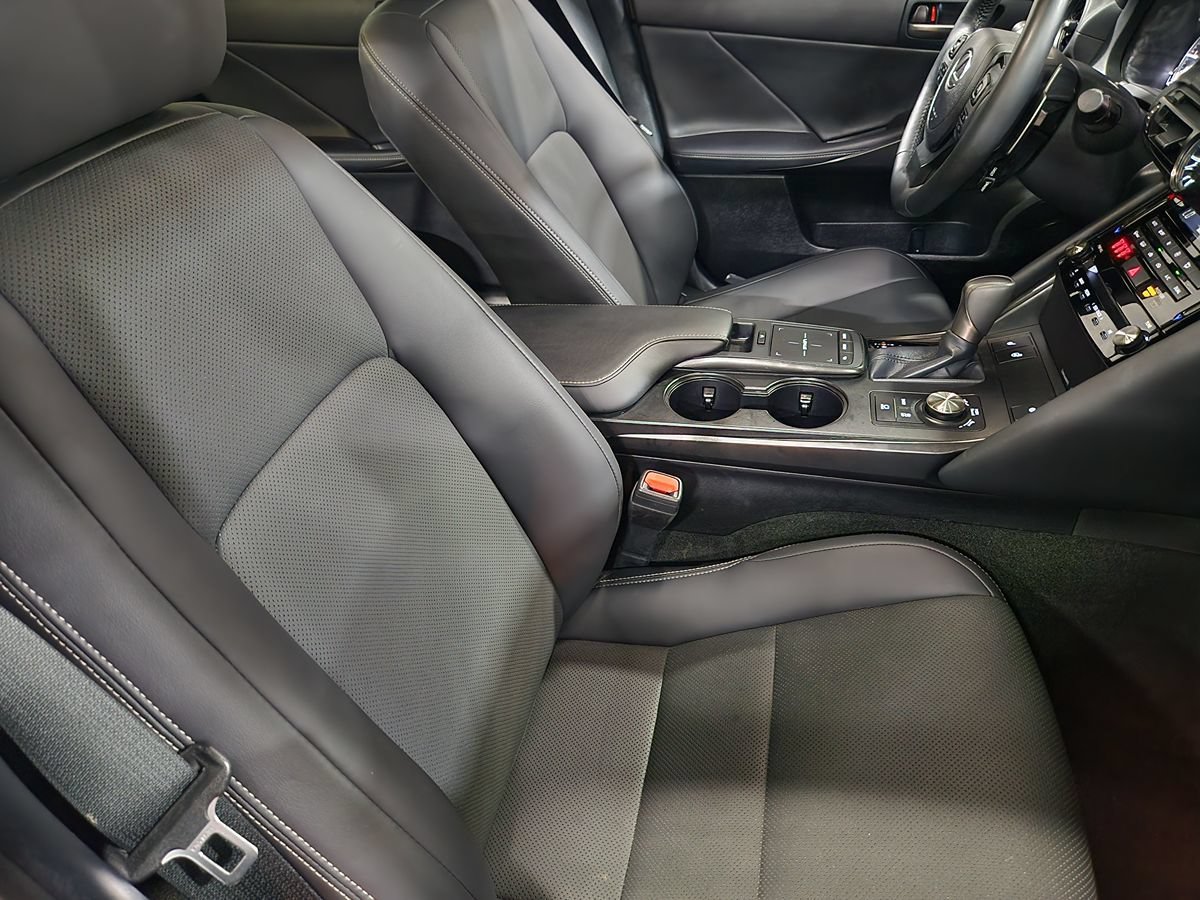 Used 2025 Lexus IS 350 F Sport w/ Accessory Package 2 RWD image 32