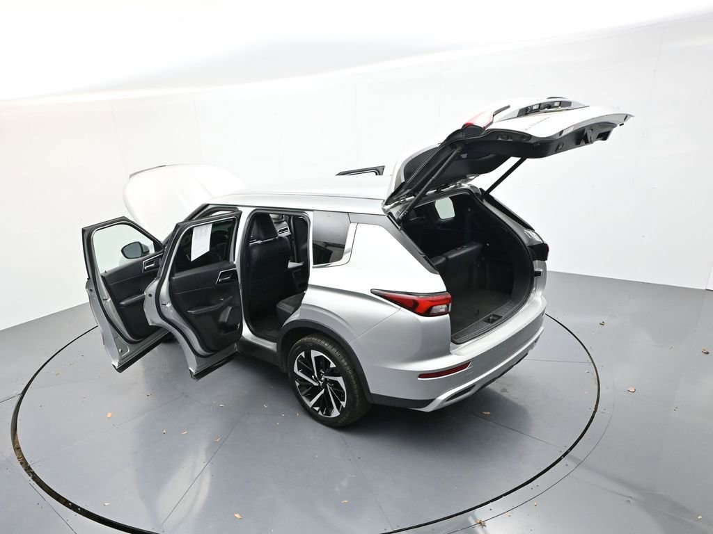 Used 2022 Mitsubishi Outlander SE image 37