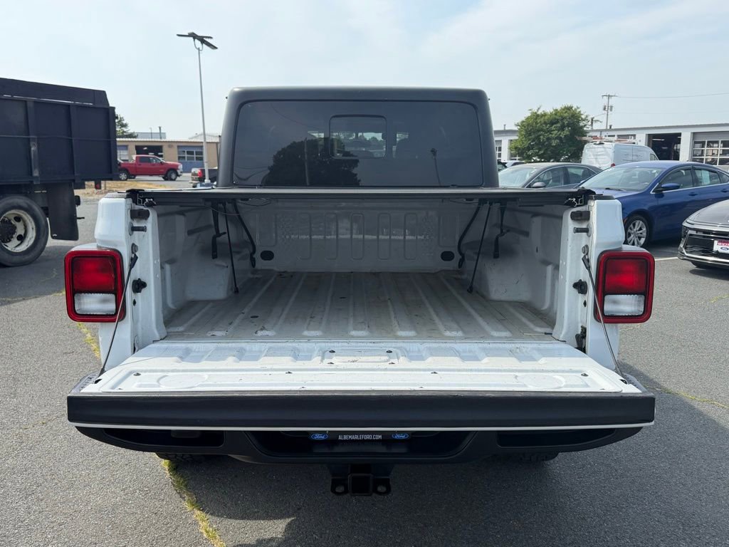 Used 2020 Jeep Gladiator Overland w/ Trailer Tow Package AWD/4WD image 5