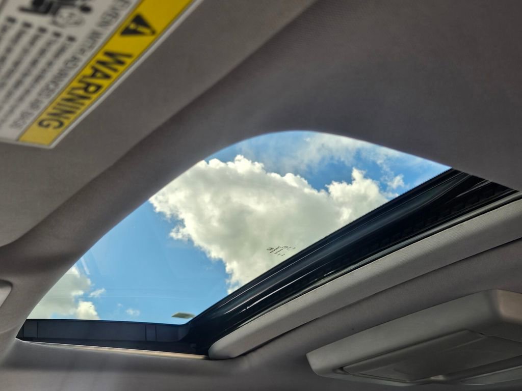 Certified 2022 Honda Odyssey Touring image 16