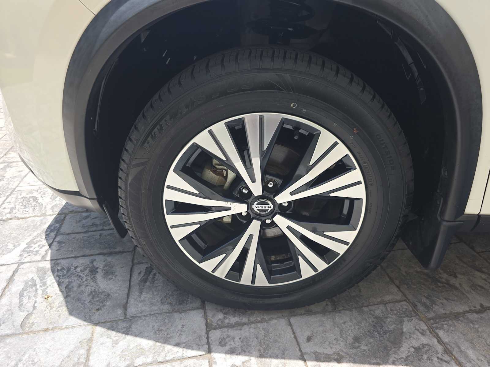 Used 2021 Nissan Rogue SV FWD image 8