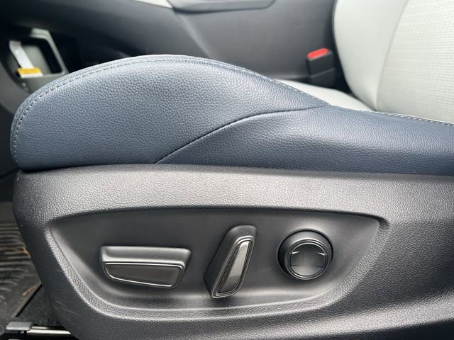 Certified 2025 Subaru Solterra AWD/4WD image 33