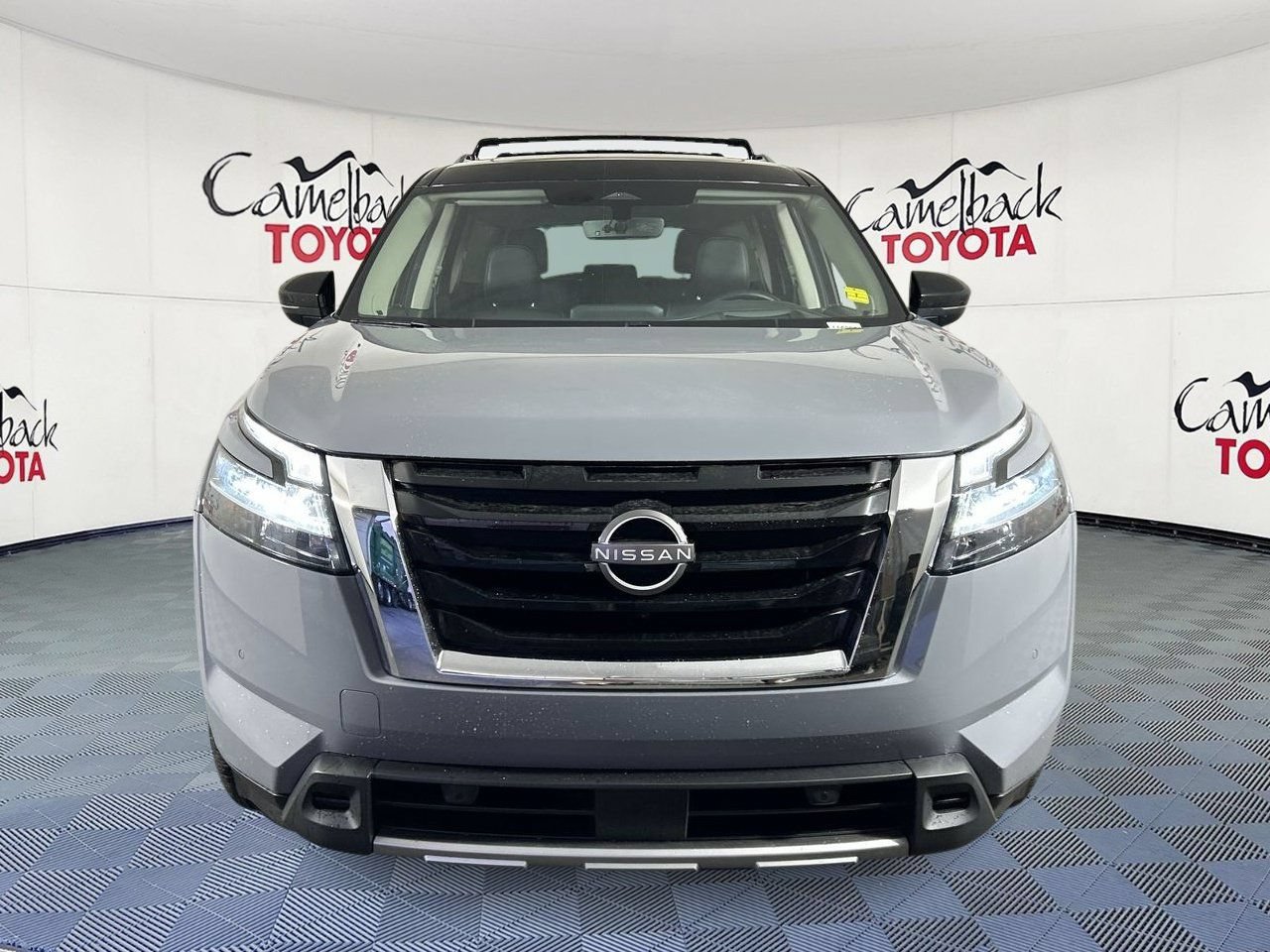 Used 2023 Nissan Pathfinder Platinum w/ Cargo Package AWD/4WD image 3