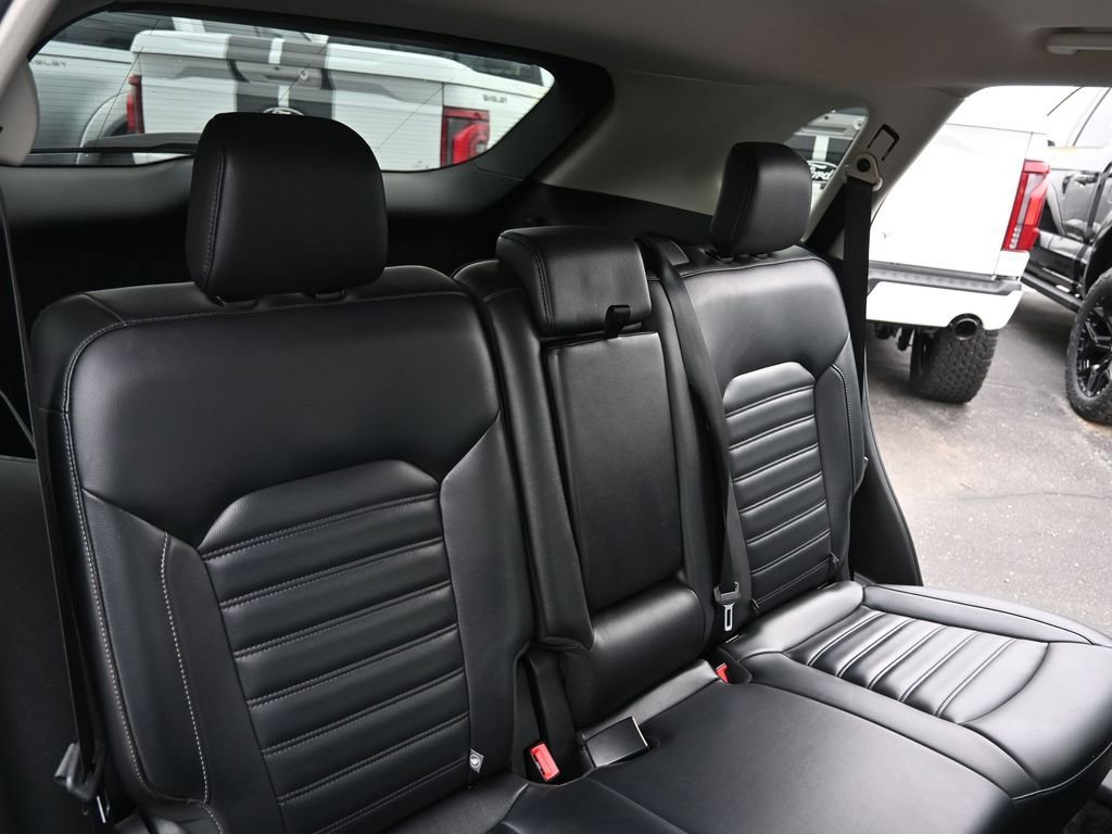 Used 2023 Ford Edge SEL image 47