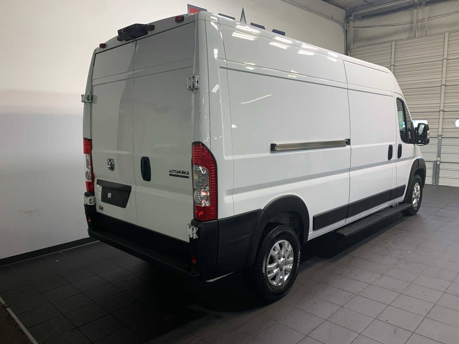 Used 2024 RAM ProMaster 2500 w/ Quick Order Package 22G SLT FWD image 3