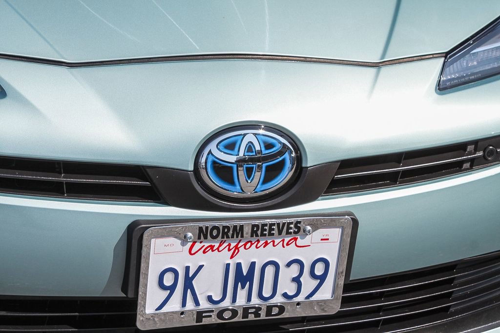 Used 2022 Toyota Prius LE image 6