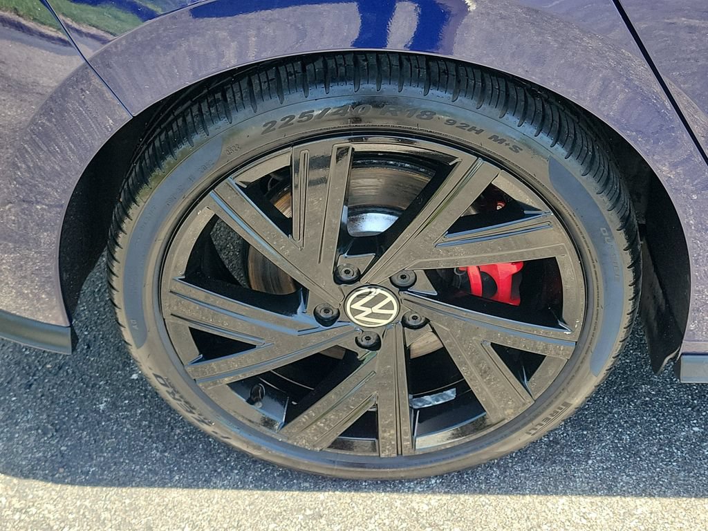 Used 2022 Volkswagen GTI SE FWD image 6