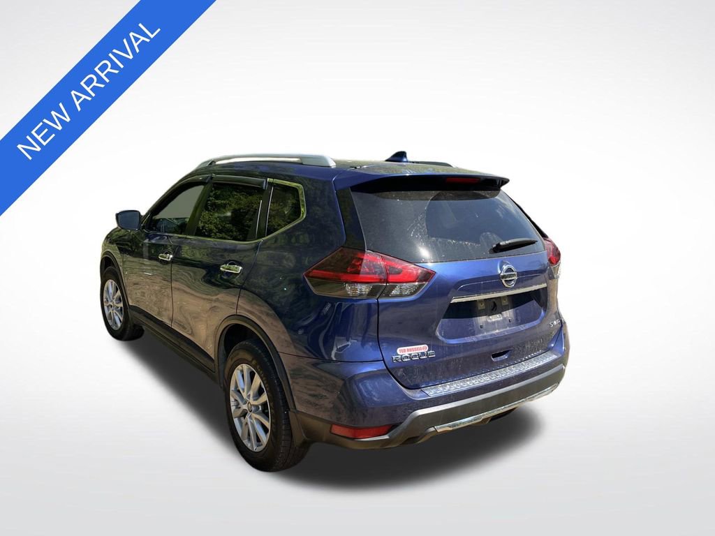 Used 2018 Nissan Rogue SV image 4