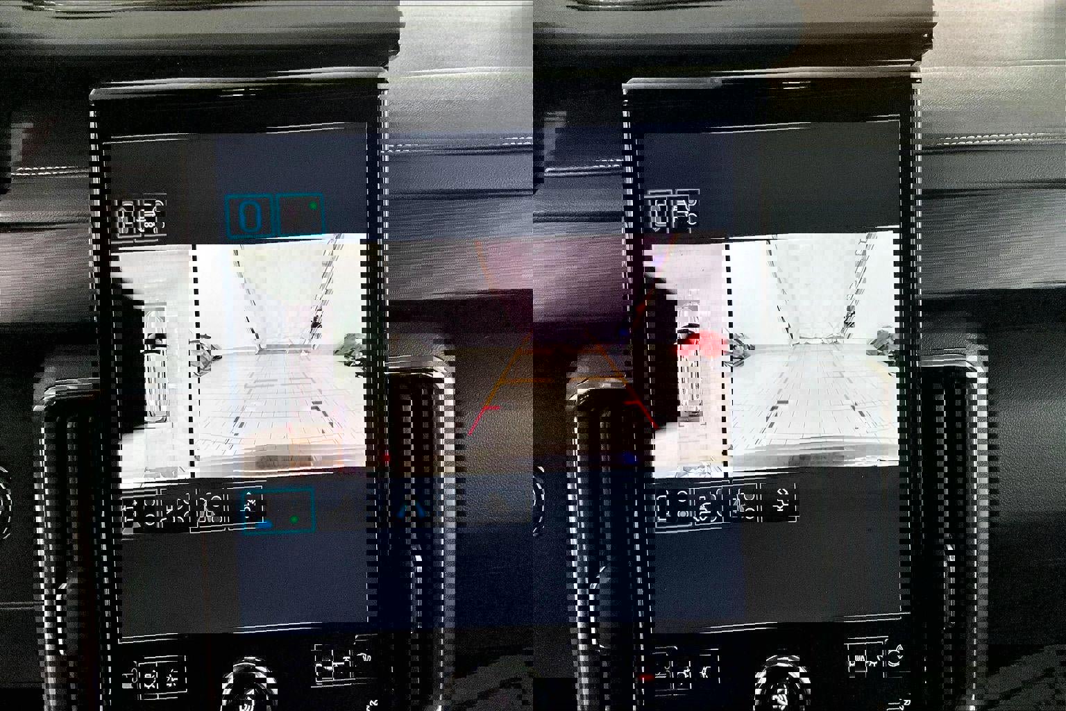 Used 2025 GMC Acadia Elevation image 14