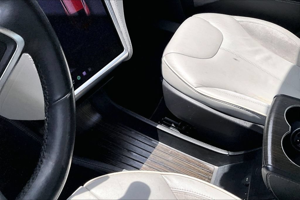 Used 2014 Tesla Model S P85 RWD image 18