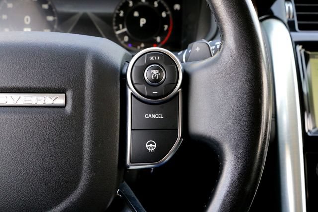 Used 2018 Land Rover Discovery HSE AWD/4WD image 14