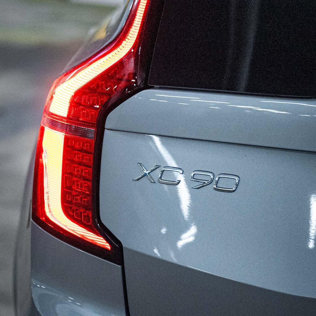 New 2026 Volvo XC90 B6 Plus w/ Protection Package Premier AWD/4WD image 5