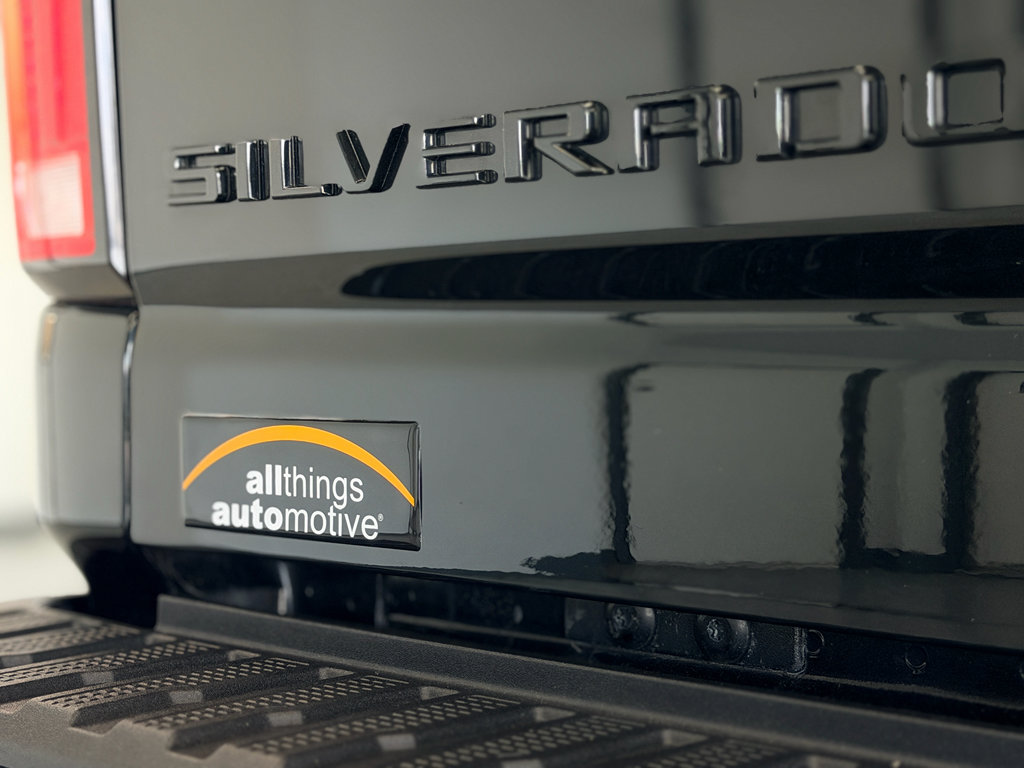 Used 2024 Chevrolet Silverado 2500 LT w/ Midnight Edition image 39