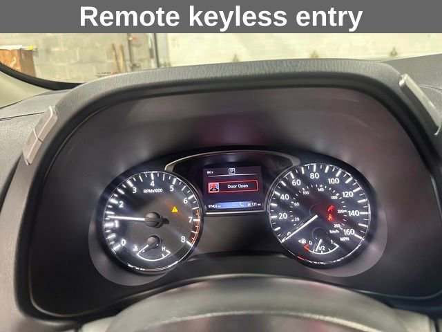 Used 2016 Nissan Pathfinder Platinum FWD image 21