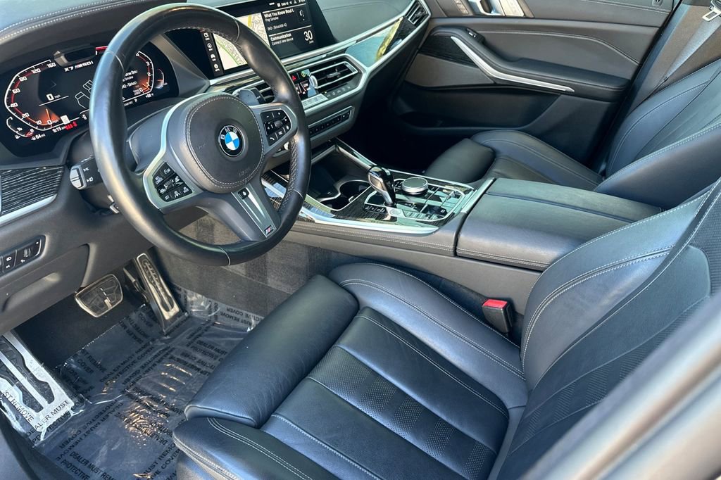 Used 2022 BMW X7 M50i image 9