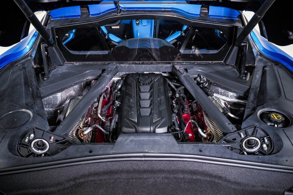 Used 2025 Chevrolet Corvette Stingray Premium Cpe w/ Z51 Performance Package RWD image 31