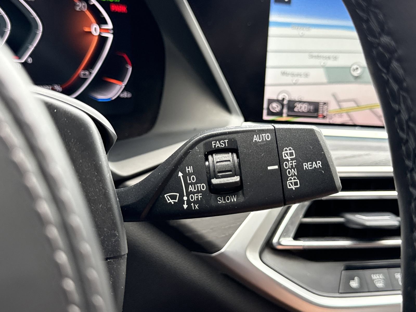 Used 2022 BMW X7 xDrive40i w/ M Sport Package image 24