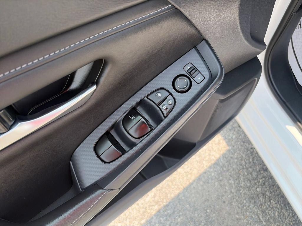 Used 2025 Nissan Sentra SV FWD image 12