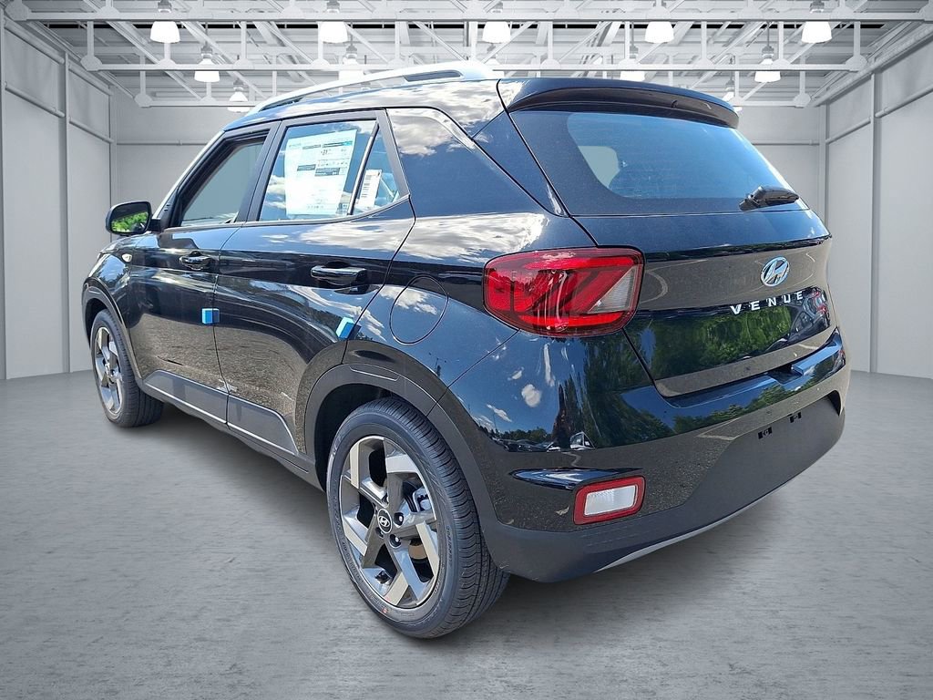 New 2026 Hyundai Venue SEL FWD image 2