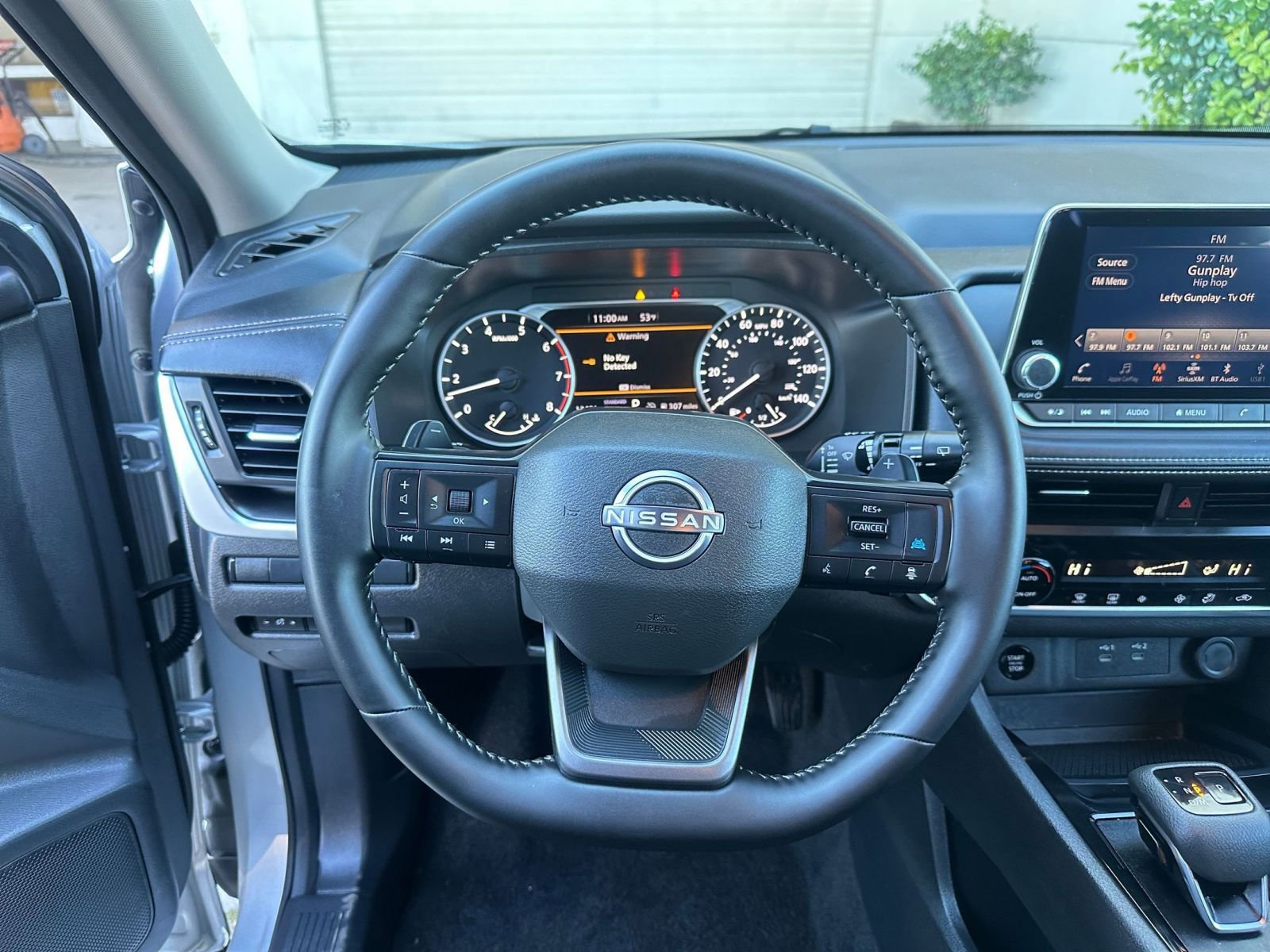 Used 2025 Nissan Rogue SV image 28