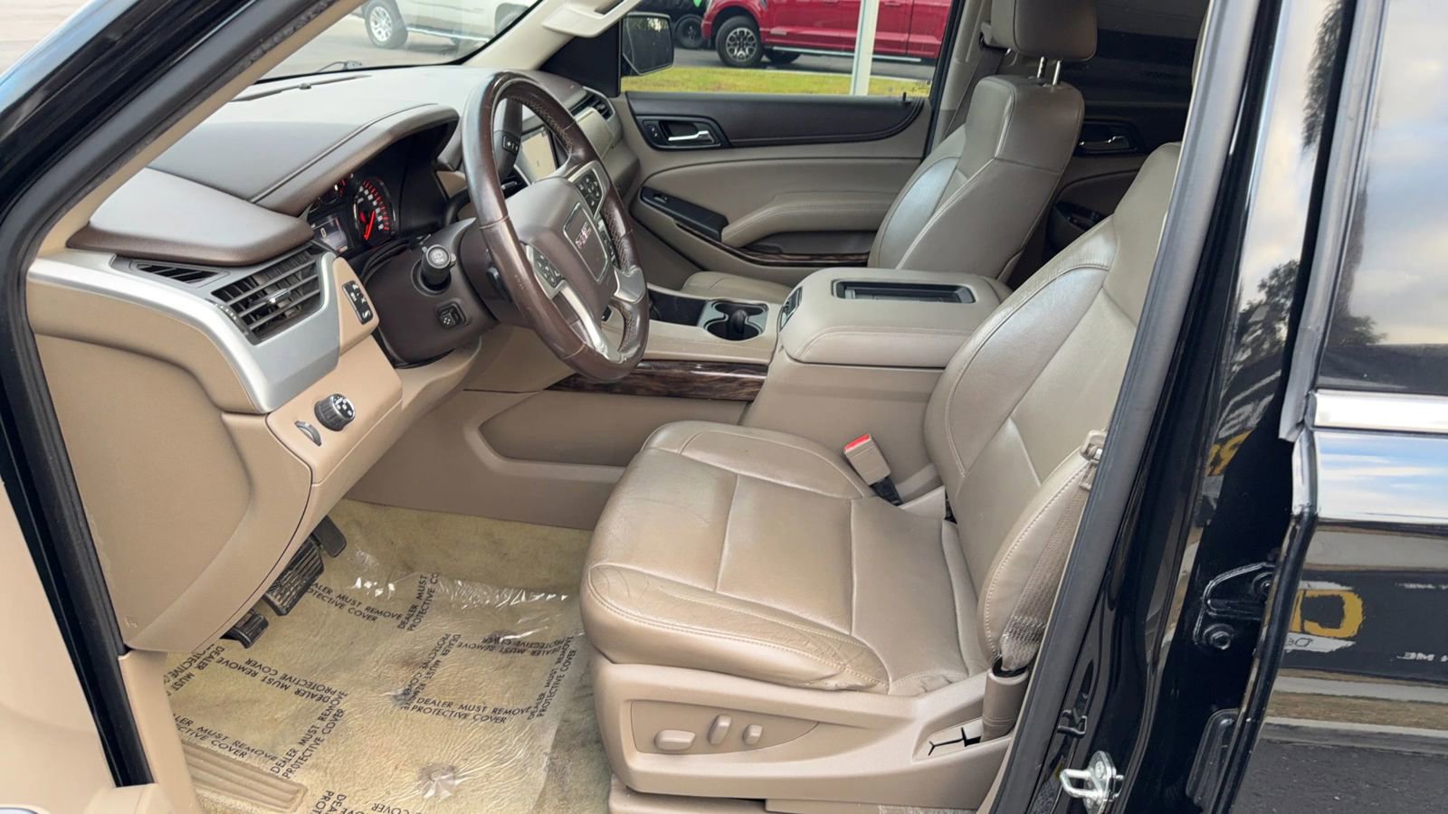 Used 2016 GMC Yukon XL SLT image 16