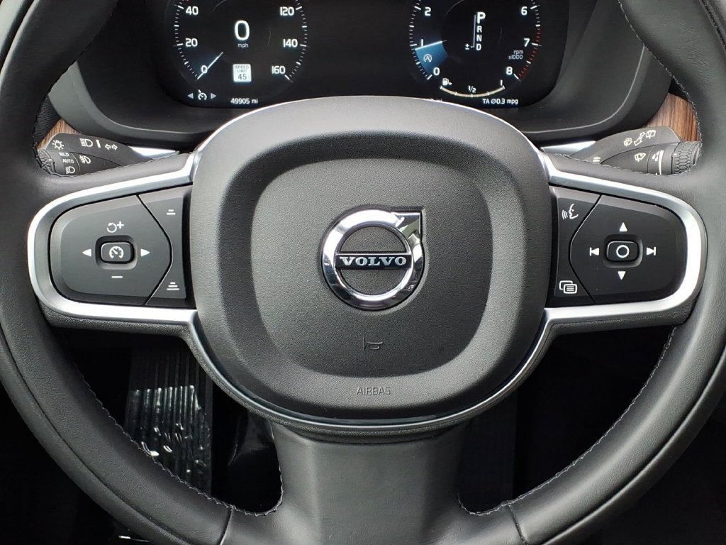Used 2021 Volvo XC60 T5 Momentum w/ Climate Package AWD/4WD image 12