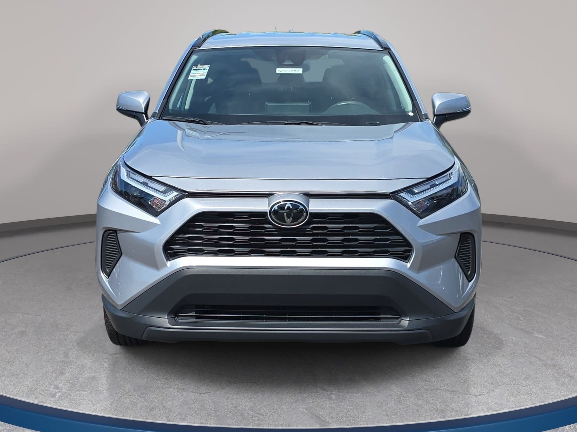 Used 2025 Toyota RAV4 XLE FWD image 2
