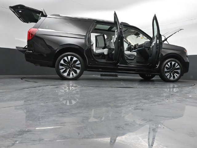 Certified 2025 Ford Expedition Max Platinum w/ Driver's Package AWD/4WD image 57