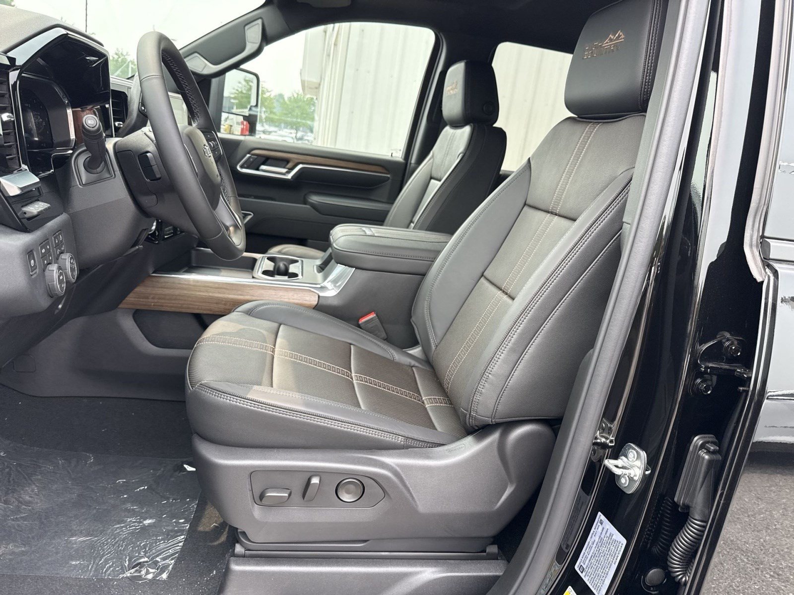 New 2026 Chevrolet Silverado 2500 High Country w/ High Country Premium Package AWD/4WD image 13