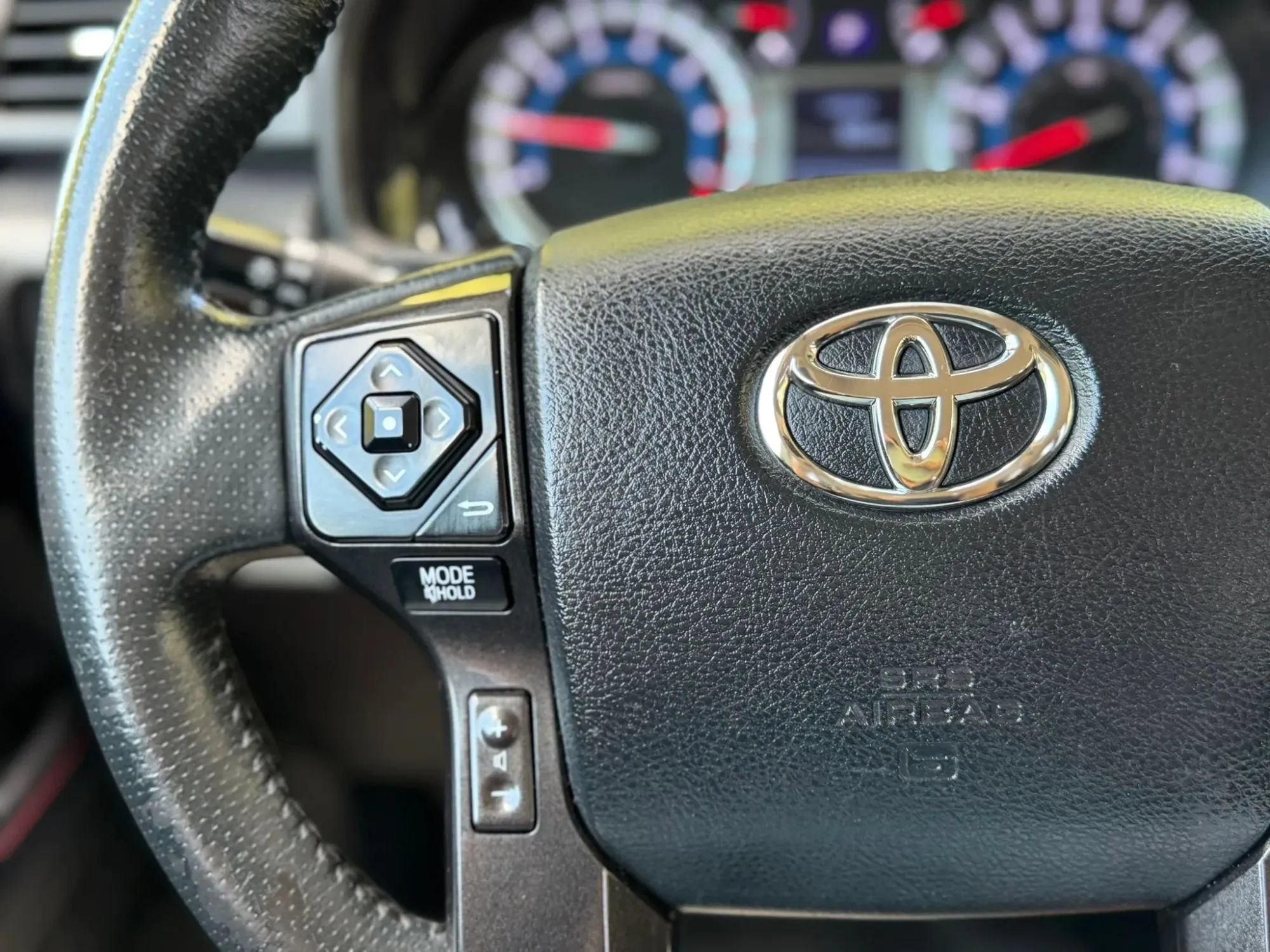 Used 2018 Toyota 4Runner TRD Off-Road AWD/4WD image 22
