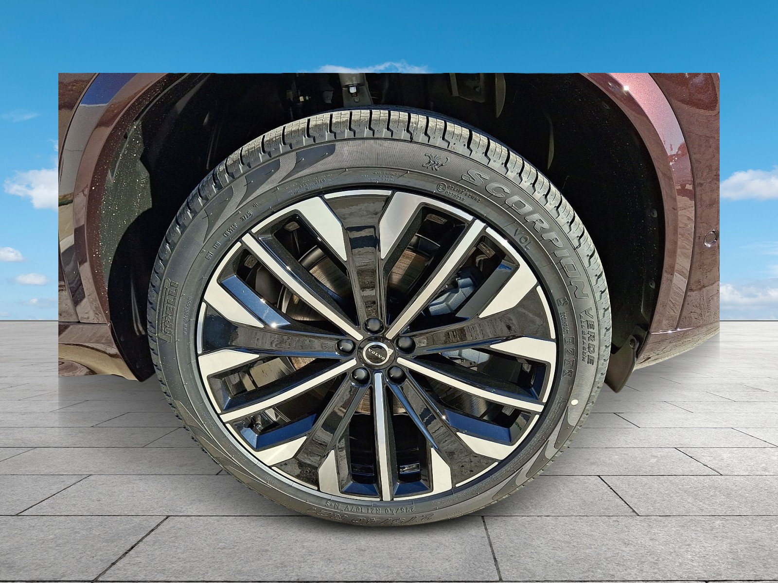New 2026 Volvo XC90 B5 Plus w/ Protection Package Premier AWD/4WD image 5