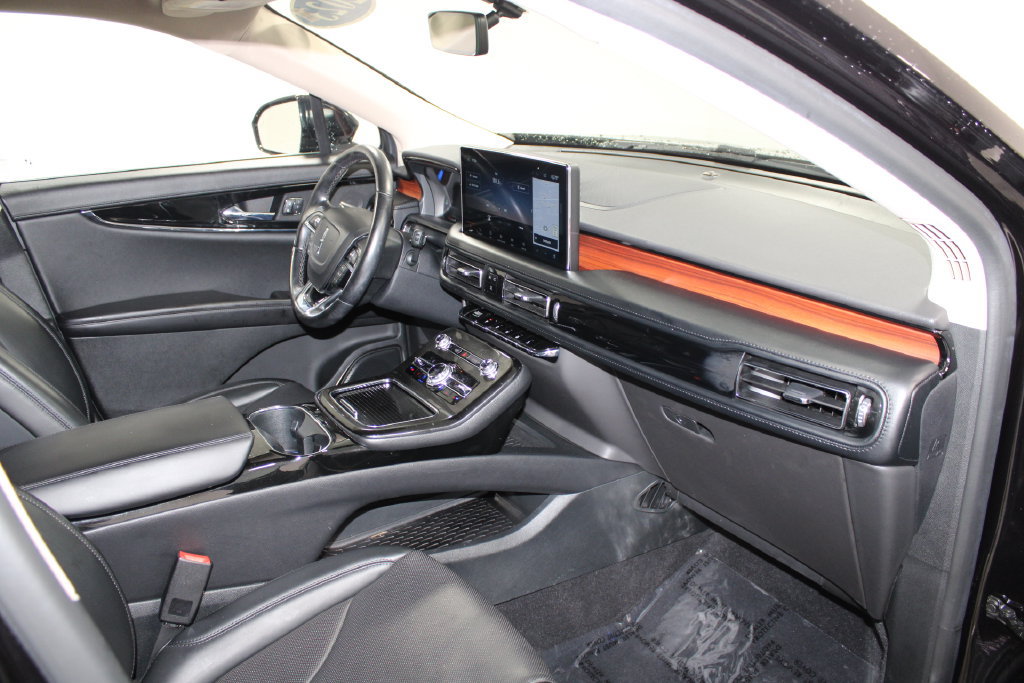 Used 2023 Lincoln Nautilus Reserve AWD/4WD image 31