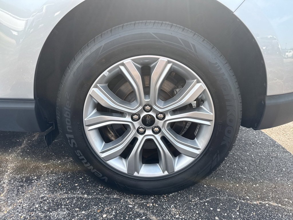 Used 2024 Ford Edge Titanium image 22