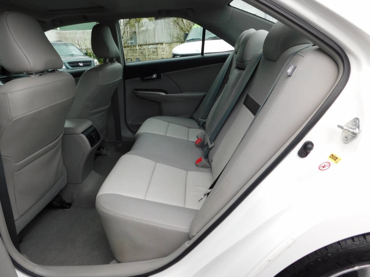 Used 2012 Toyota Camry XLE w/ Leather Pkg image 5