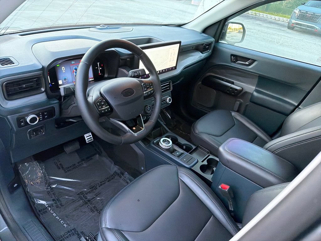 Used 2025 Ford Maverick Lariat w/ Black Appearance Package AWD/4WD image 13